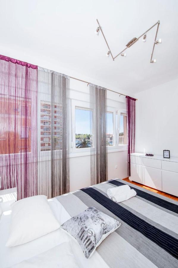 Bayshore Apartment Zara Esterno foto
