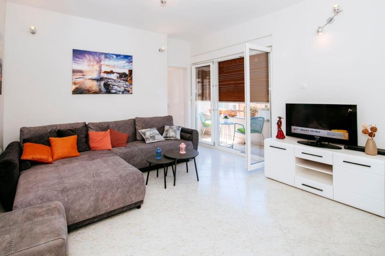 Bayshore Apartment Zara Esterno foto