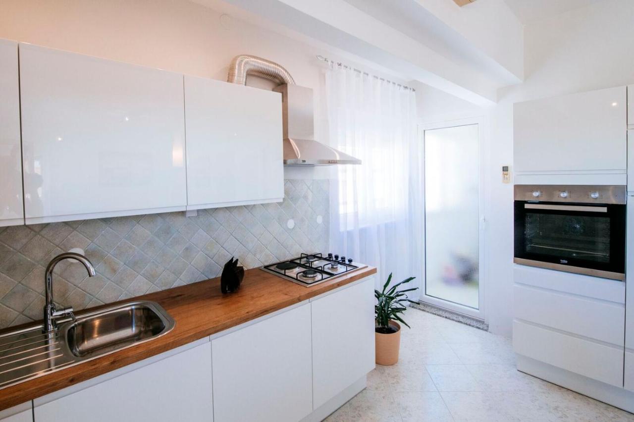 Bayshore Apartment Zara Esterno foto
