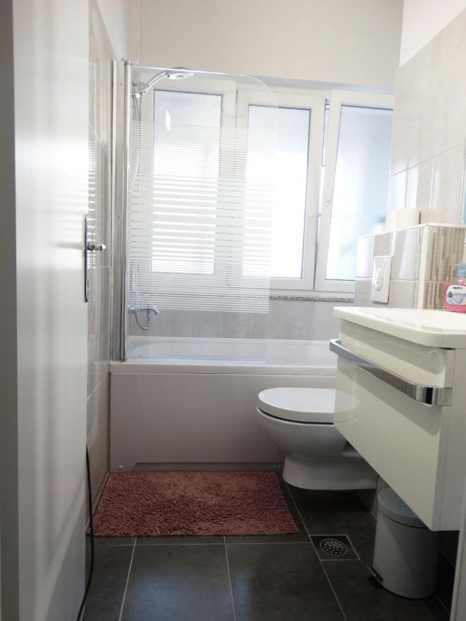 Bayshore Apartment Zara Esterno foto