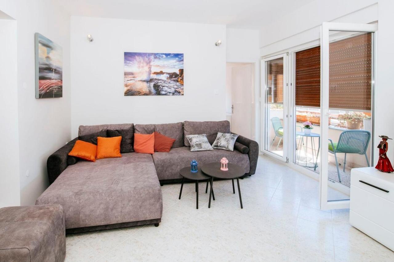 Bayshore Apartment Zara Esterno foto