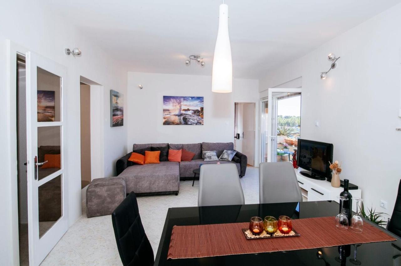Bayshore Apartment Zara Esterno foto